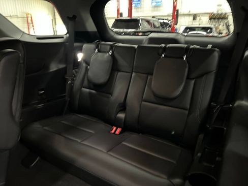Certified 2024 Ford Explorer XLT w/ Equipment Group 202A AWD/4WD image 27