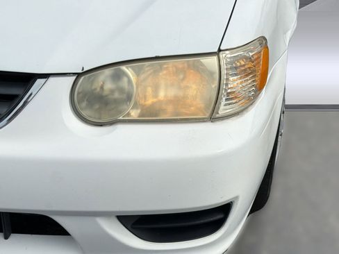 Used 2001 Toyota Corolla CE FWD image 11