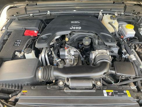 Used 2021 Jeep Wrangler Sport AWD/4WD image 38