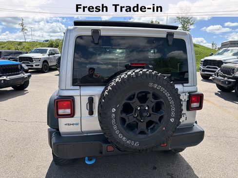 Certified 2023 Jeep Wrangler Unlimited w/ Sun & Screen Package AWD/4WD image 12