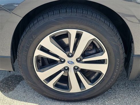 Used 2019 Subaru Outback 3.6R Limited w/ Popular Package #2 image 8