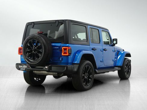 Used 2022 Jeep Wrangler Unlimited Sahara w/ Cold Weather Group image 5