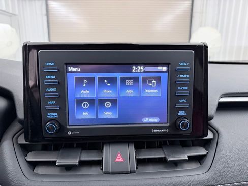 Used 2021 Toyota RAV4 XLE FWD image 17