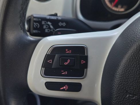 Used 2015 Volkswagen Beetle TDI FWD image 31