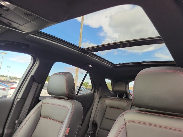 Certified 2024 Chevrolet Equinox RS w/ RS Leather Package FWD image 17