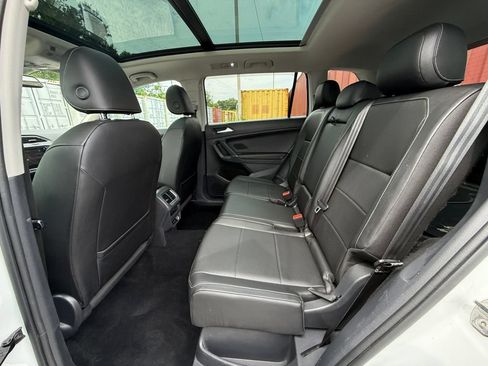 Used 2018 Volkswagen Tiguan SEL AWD/4WD image 24