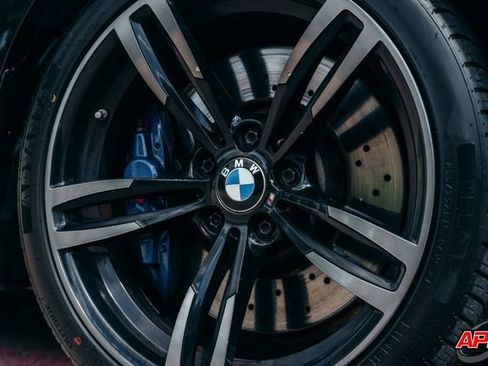 Used 2015 BMW M4 Convertible image 2