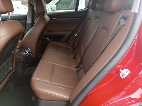 Used 2018 Alfa Romeo Stelvio AWD image 11