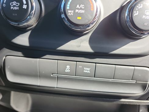 Used 2021 RAM 1500 Tradesman AWD/4WD image 16
