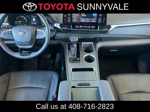 Used 2021 Toyota Sienna XSE w/ XSE Plus Package image 4