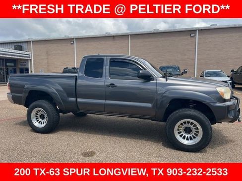 Used 2015 Toyota Tacoma PreRunner w/ SR5 Package RWD image 4