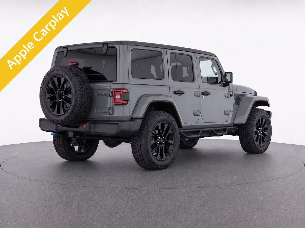 Used 2022 Jeep Wrangler Unlimited Sahara w/ Cold Weather Group AWD/4WD image 4