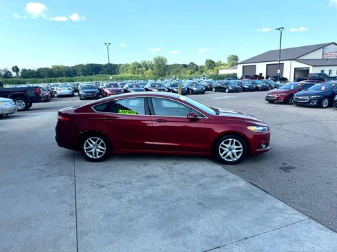 Used 2013 Ford Fusion SE image 4