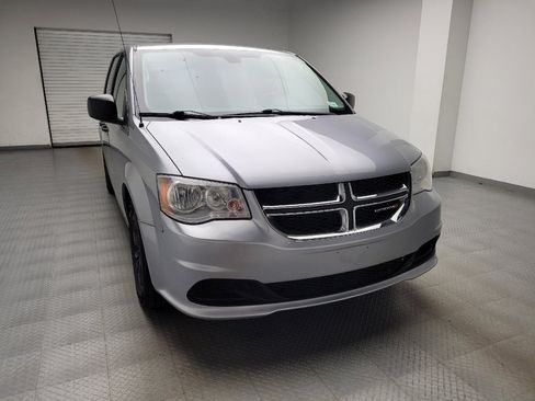 Used 2019 Dodge Grand Caravan SE FWD image 14