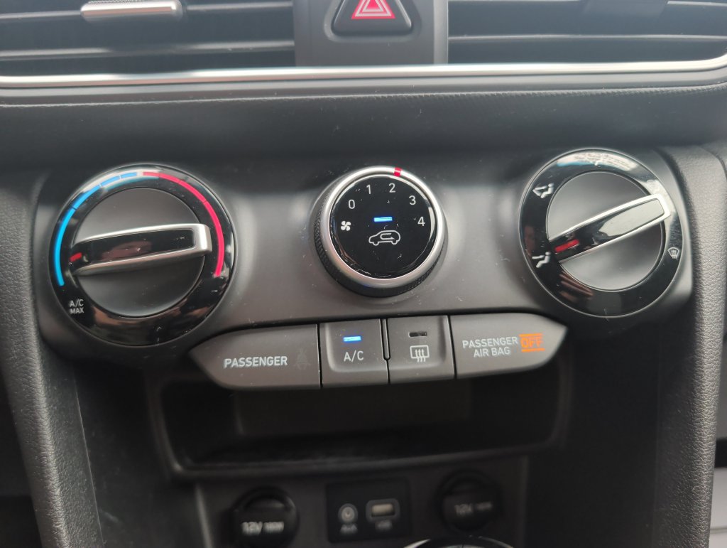 Used 2018 Hyundai Kona SEL FWD image 15