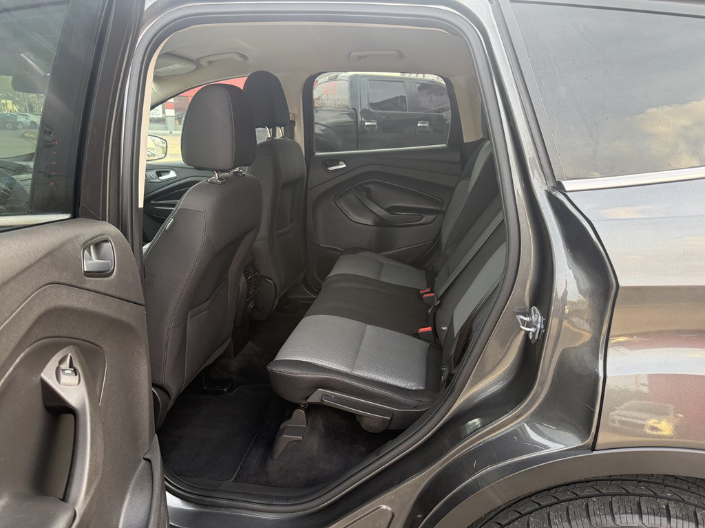 Used 2017 Ford Escape SE AWD/4WD image 14