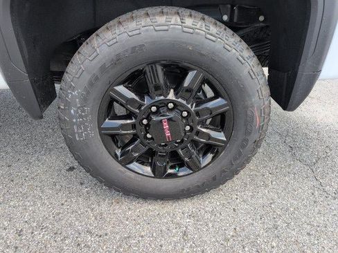 New 2026 GMC Sierra 3500 AT4 w/ AT4 Premium Plus Package AWD/4WD image 7