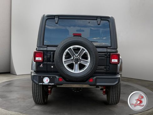 Used 2020 Jeep Wrangler Unlimited Sahara image 6