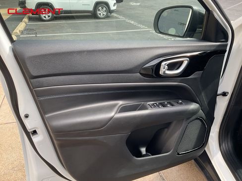 New 2026 Jeep Compass Latitude image 13