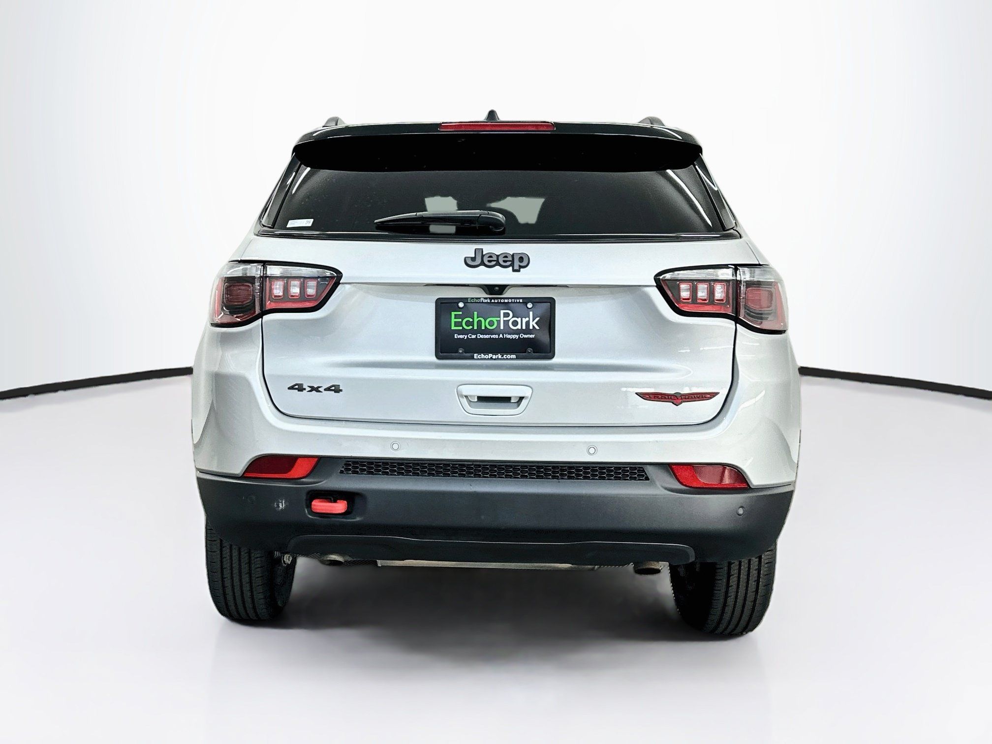 Used 2025 Jeep Compass Trailhawk AWD/4WD image 7