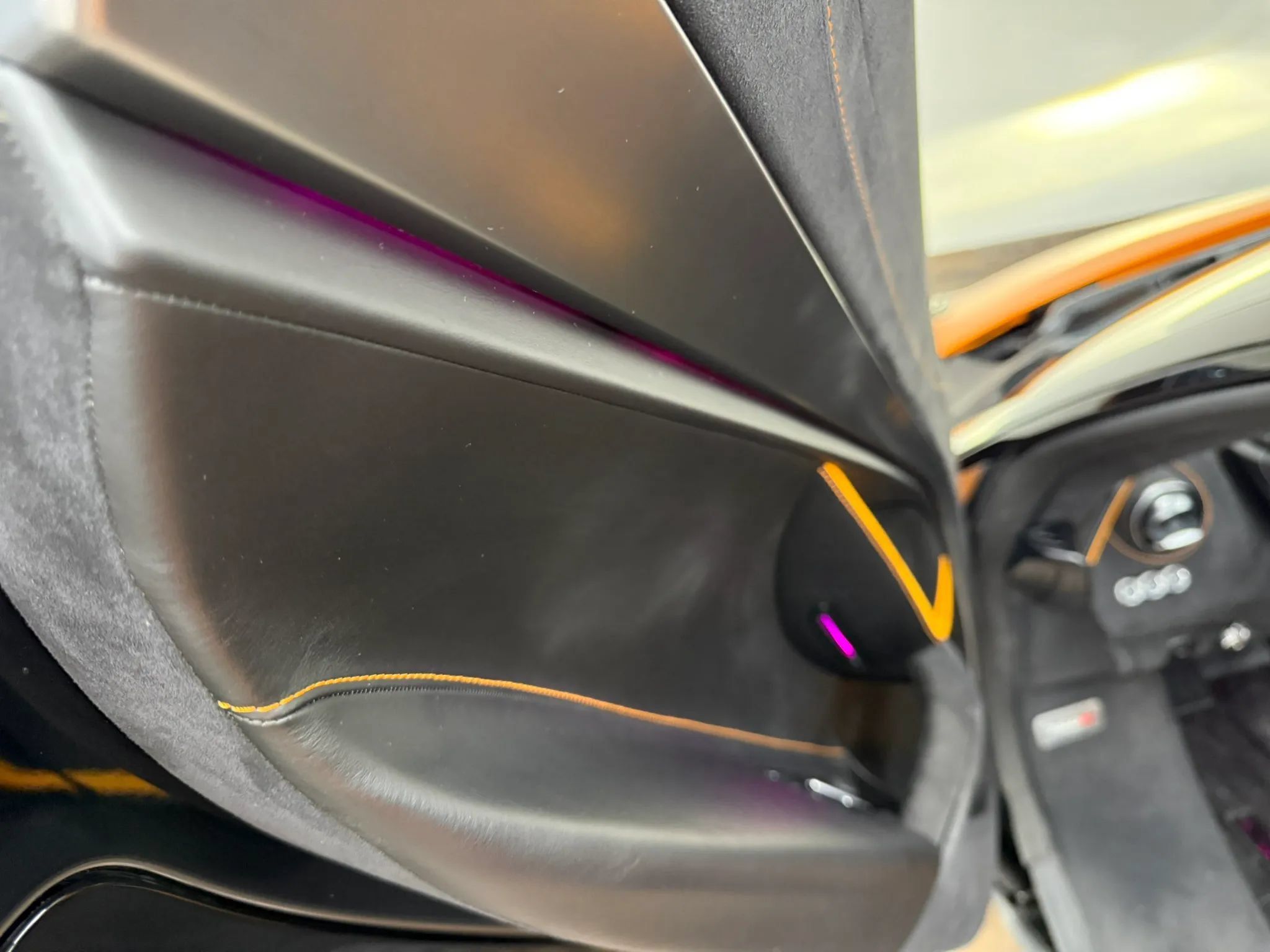 Used 2025 McLaren 750S Spider RWD image 39