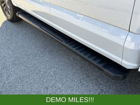 Used 2025 Ford F150 Lariat AWD/4WD image 13