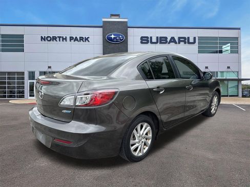 Used 2012 MAZDA MAZDA3 i Touring FWD image 3