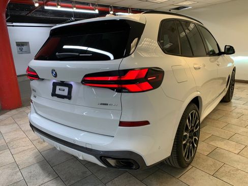 Used 2024 BMW X5 xDrive40i w/ M Sport Package AWD/4WD image 7