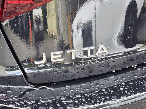 Certified 2024 Volkswagen Jetta SE FWD image 11