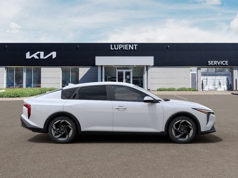New 2026 Kia K4 EX FWD image 9