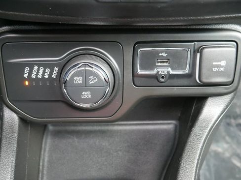 Used 2018 Jeep Renegade Trailhawk w/ Cold Weather Group II image 21