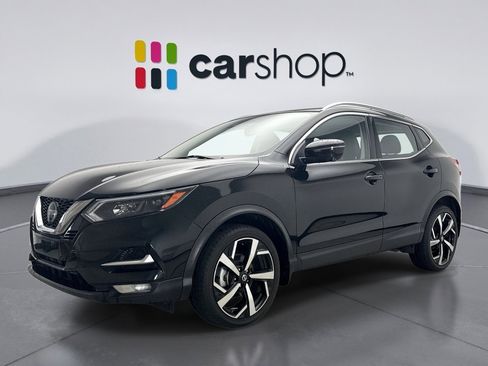 Used 2022 Nissan Rogue Sport SL w/ Premium Package image 1