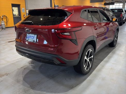 Used 2024 Chevrolet Trax RS image 5