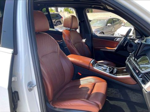 Used 2025 BMW X5 xDrive50e AWD/4WD image 10