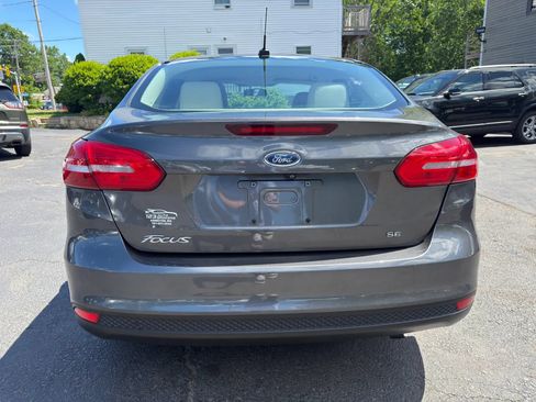 Used 2016 Ford Focus SE FWD image 6