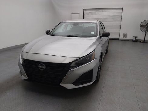 Used 2024 Nissan Altima 2.5 SV image 15