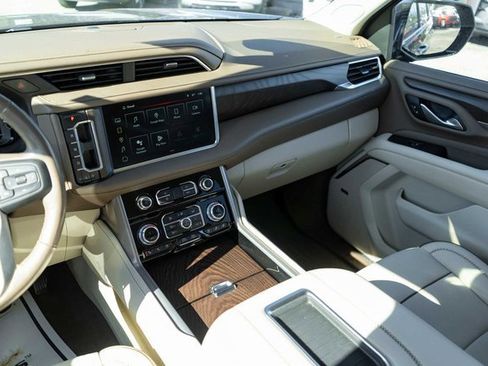 Used 2022 GMC Yukon Denali w/ Max Trailering Package image 18