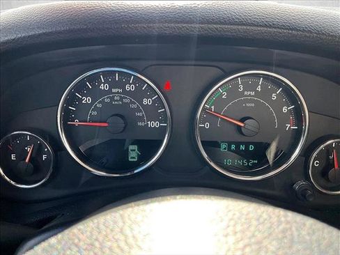 Used 2016 Jeep Wrangler Unlimited Rubicon w/ Connectivity Group image 22