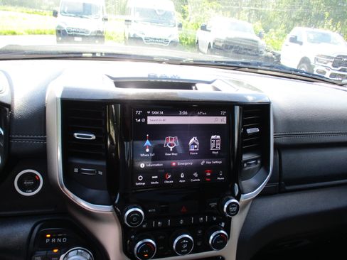 Used 2019 RAM 1500 Laramie w/ Sport Appearance Package AWD/4WD image 17