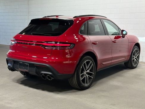 Certified 2025 Porsche Macan image 7