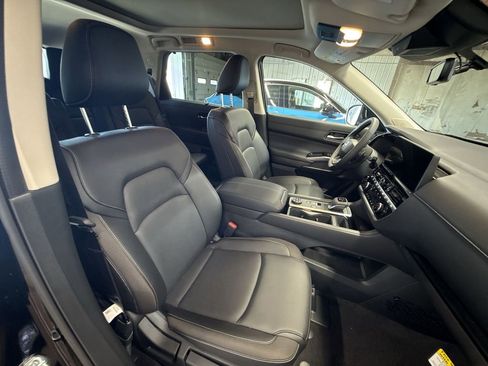 New 2026 Nissan Pathfinder SL AWD/4WD image 26