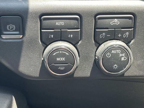 Used 2023 Chevrolet Silverado 1500 LT AWD/4WD image 25