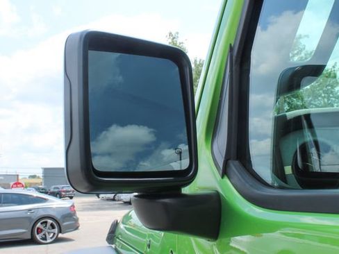 Used 2025 Jeep Wrangler Sport AWD/4WD image 8