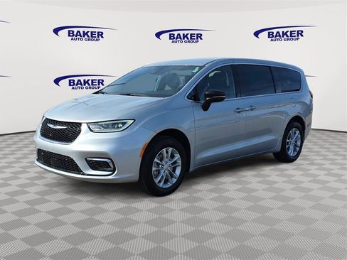 New 2026 Chrysler Pacifica Select image 7