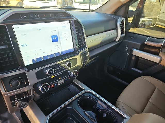Used 2022 Ford F350 Lariat w/ Lariat Ultimate Package AWD/4WD image 21