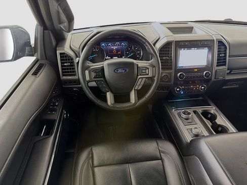 Used 2019 Ford Expedition XLT w/ Equipment Group 202A AWD/4WD image 25