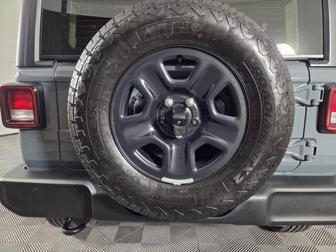 Used 2026 Jeep Wrangler Sport AWD/4WD image 26