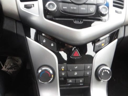 Used 2012 Chevrolet Cruze LS image 19