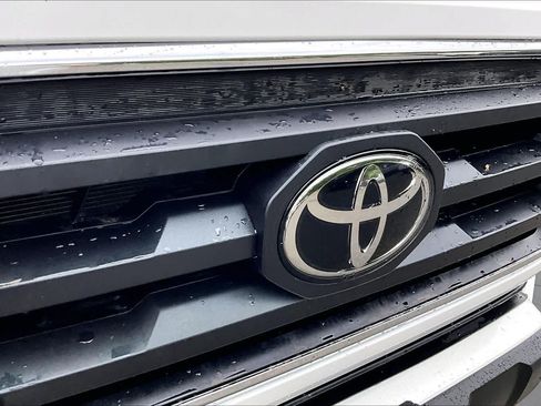 Certified 2023 Toyota Tacoma SR5 AWD/4WD image 28