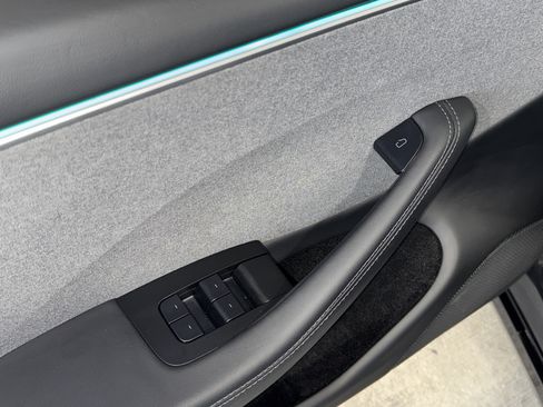 Used 2024 Tesla Model 3 Standard Range RWD image 18